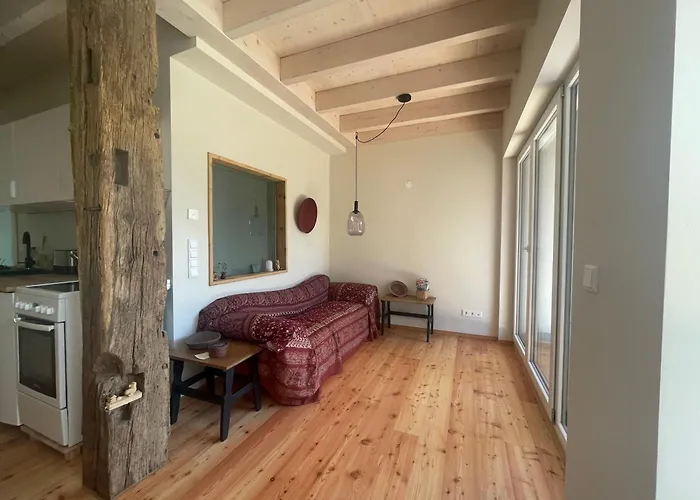 Unterm Alten Apfelbaum